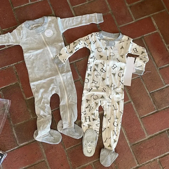 Burt's Bees Baby Other - Burt's Bees Baby Pajamas Zip Front Non-slip Footed Pjs, 100% Organic Cotton‎